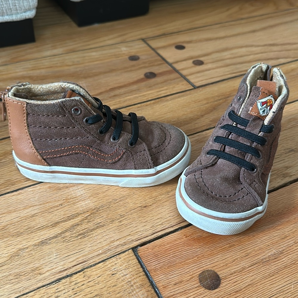 Vans- brown